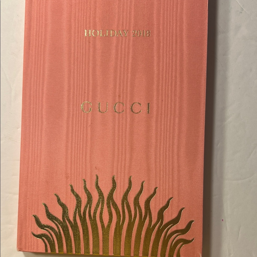 Gucci Coral and Gold Decorative Notebook - Picture 9 of 10